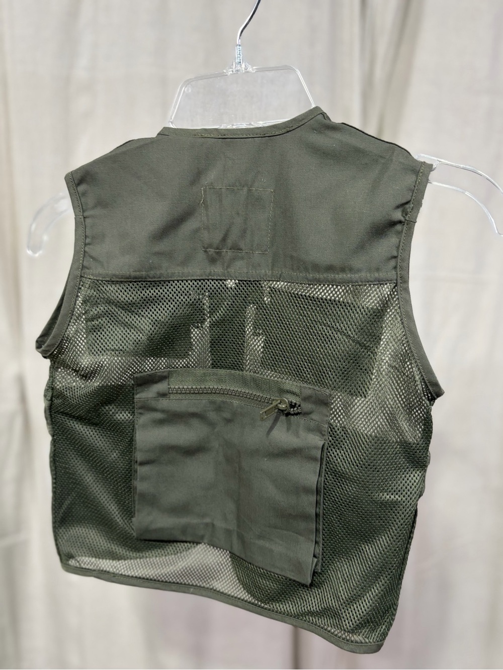 Yellowstone Junior Ranger Olive Green Kids' Vest - Picture 2 of 3